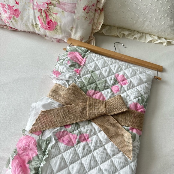 Shabby Chic style quilted blanket - Picture 2 of 4